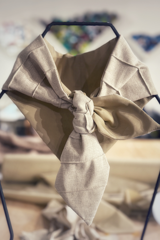 1:4 - Linen Pinch Necka