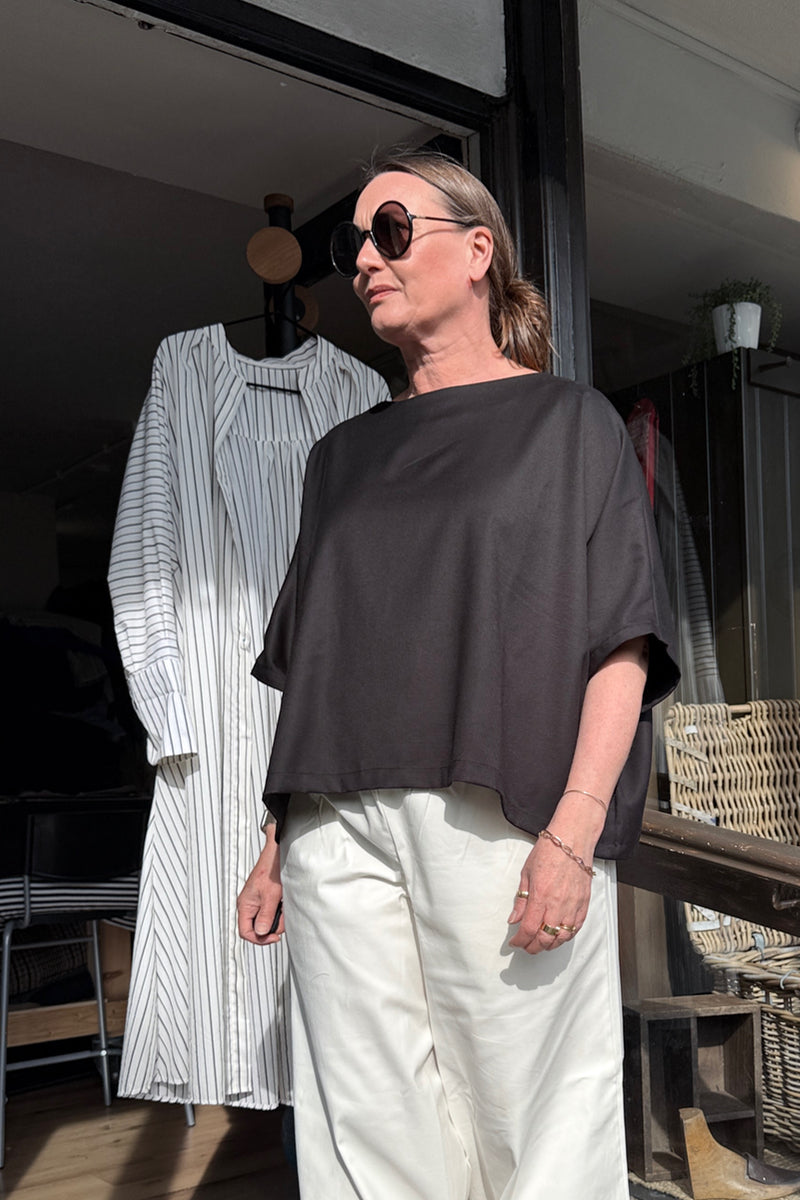 Para - Cream  Angled Trousers