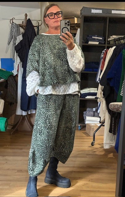 Para - Green Leopard Print Trousers