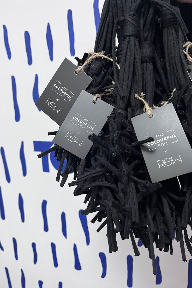 UNUSUAL TASSLE NECKLACE  REW 