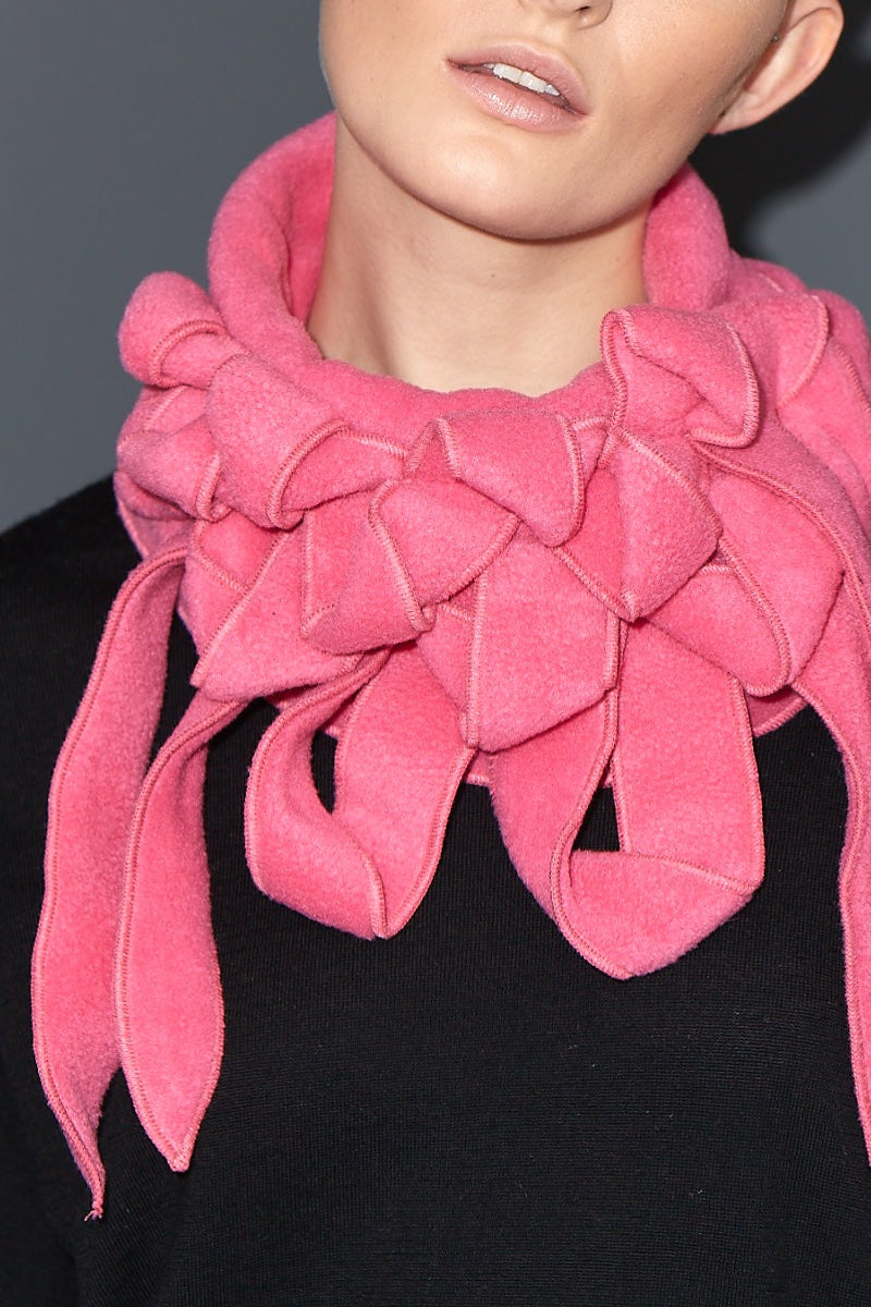 UNUSUAL REW BUTTON SCARF