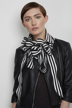 Versatile black and white scarf by Rew
