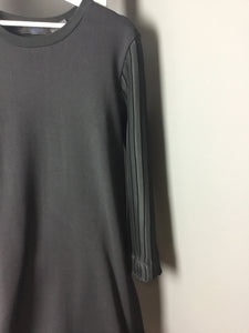 Pleated sleeve tunic