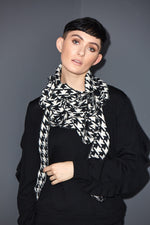rew clothing black white scarf 