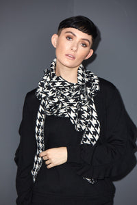 rew clothing black white scarf 