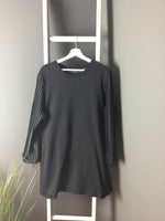 Pleated sleeve tunic