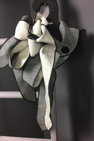 Pops- Black & Cream  scarf collar