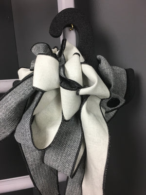 Pops- Black & Cream  scarf collar