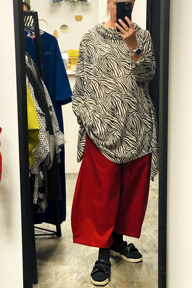 Balloon -  Red Trousers