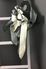 Pops- Black & Cream  scarf collar